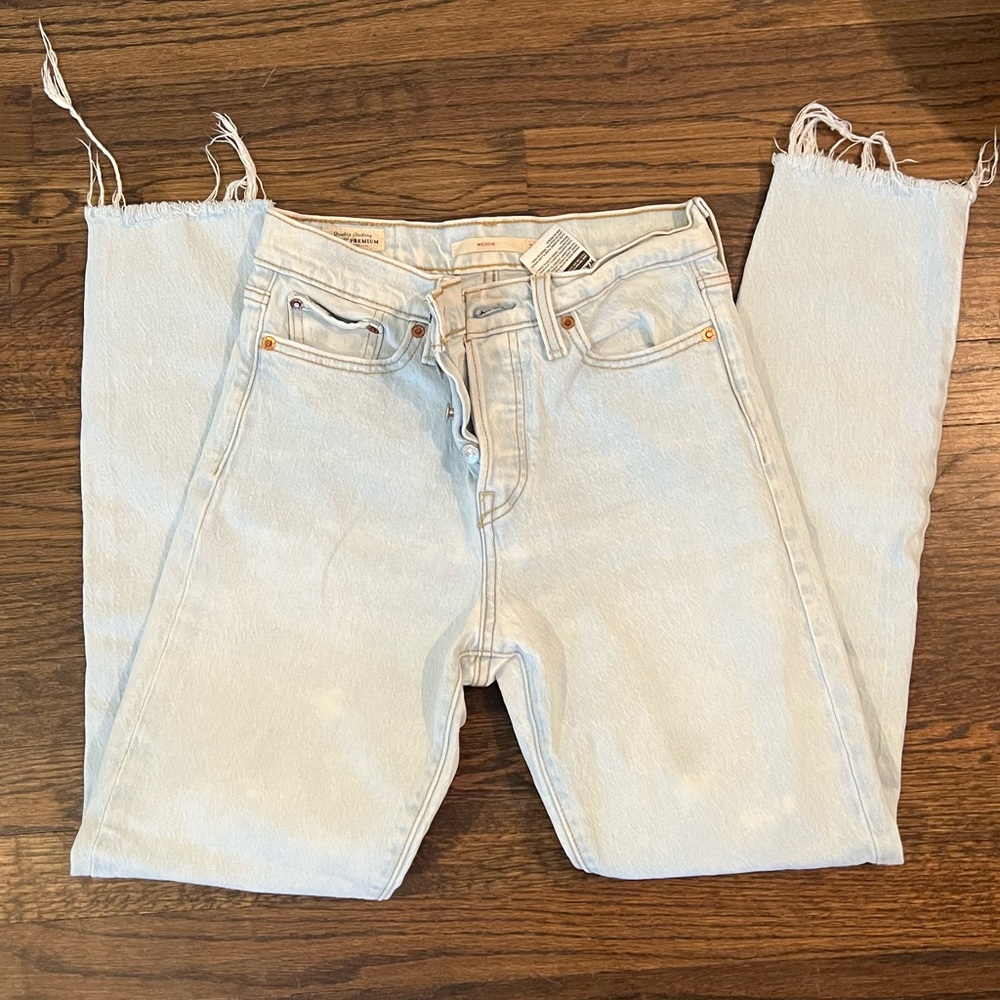 Levi’s wedgie jeans